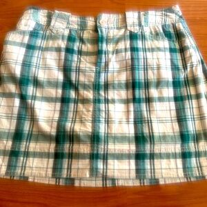 St. John’s Bay. Green Plaid Skort. Size 12P